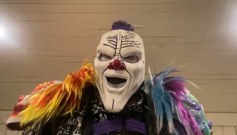 “Dave The Clown” te invita a disfrutar de Ring & RockStAAArs