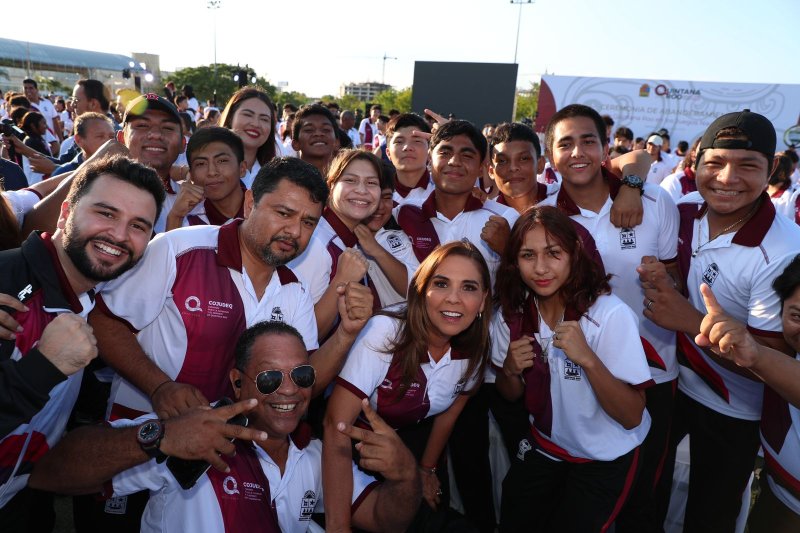 Abandera Mara Lezama a la delegación que competirá en los Nacionales CONADE 2023