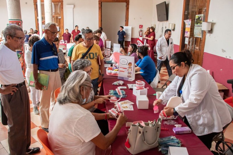 Acercan feria de salud bucal a Centro de Jubilados y Pensionados del Isstey
