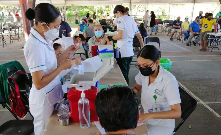 Anuncian fechas para vacunación de refuerzo y segunda dosis en Quintana Roo