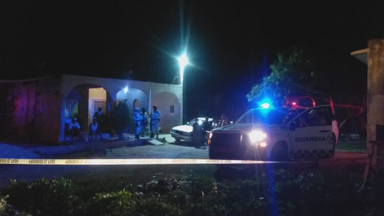 Atacan a comunicador de Cancún en su casa, agresor es sometido por vecinos