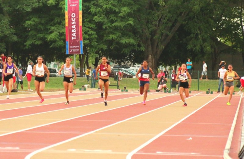 Atletismo quintanarroense inicia su participación en los Nacionales CONADE 2023