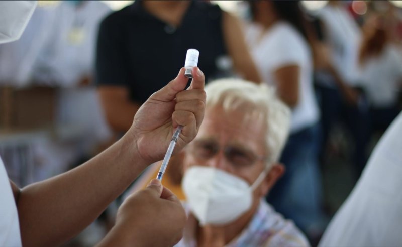 Cancún: Adultos mayores tendrán última oportunidad para recibir segunda vacuna COVID