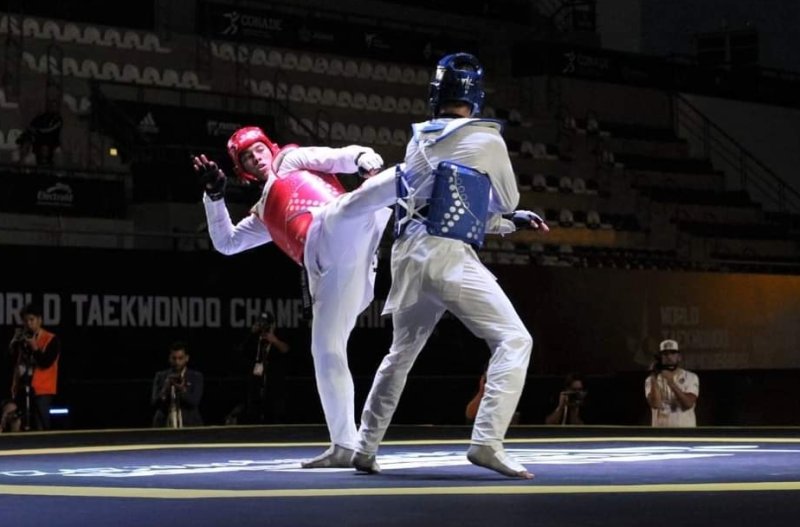 Carlos Sansores campeón mundial de Taekwondo