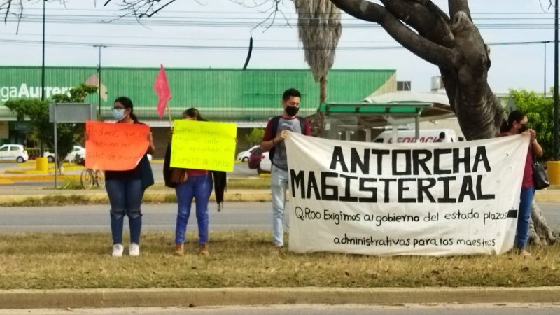 Con “cadenas humanas” exhiben mal gobierno de Joaquín González