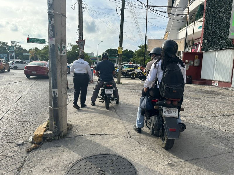 CONTINÚA TRÁNSITO DE CANCÚN CON DISPOSITIVOS DE SEGURIDAD VIAL EN TEMPORADA VACACIONAL