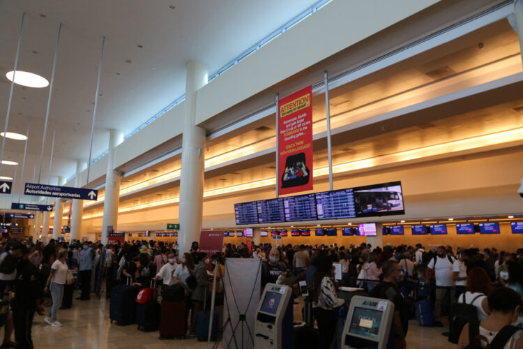 El aeropuerto de Cancún, reporta 424 operaciones para este día, entre ellas, 212 llegadas