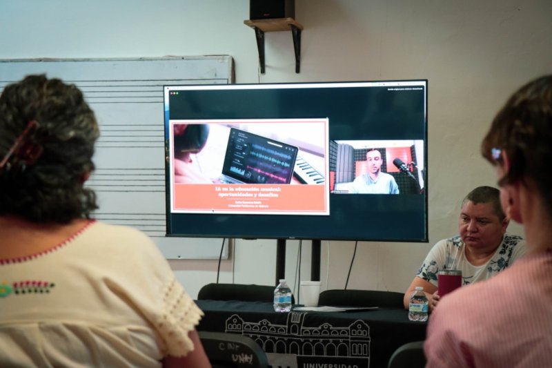 Especialistas internacionales participan en encuentro académico de la UNAY