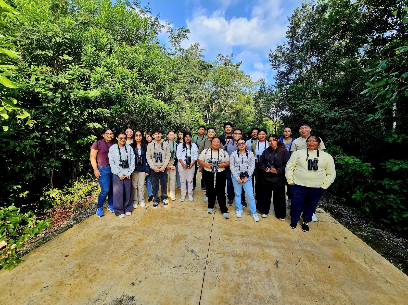Impulsa la FPMC la conciencia sobre el turismo de naturaleza entre estudiantes de la UQROO