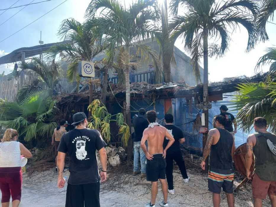 Incendio en Holbox, sin pérdidas humanas que lamentar.