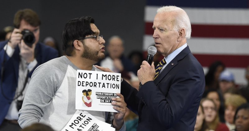 Joe Biden ya deportó a cientos. Incluyendo a mexicana víctima del ataque a Walmart en El Paso