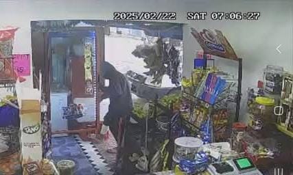Ladrón Reincidente Asalta Tienda en Urbi sin Miedo a las Cámaras