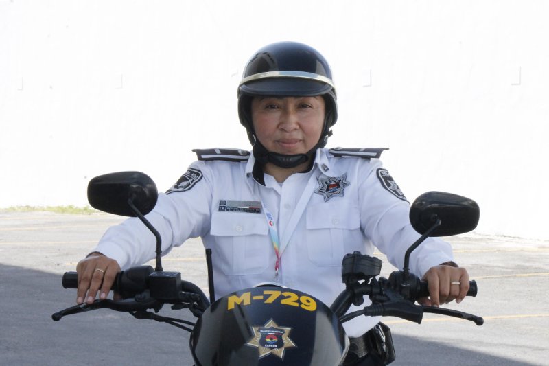 Las oficiales de la Policía de Cancún ejemplo de determinación por servir y proteger.