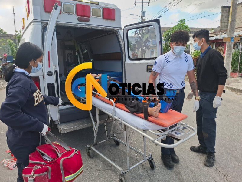 Motociclista en sentido contrario termina arrollado en la Andrés Quintana Roo