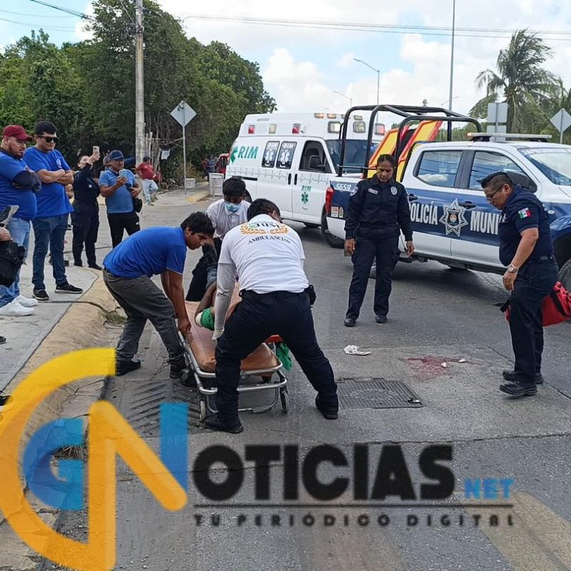 Mototaxistas agreden brutalmente a un hombre con machete y tubo en la ChacMool