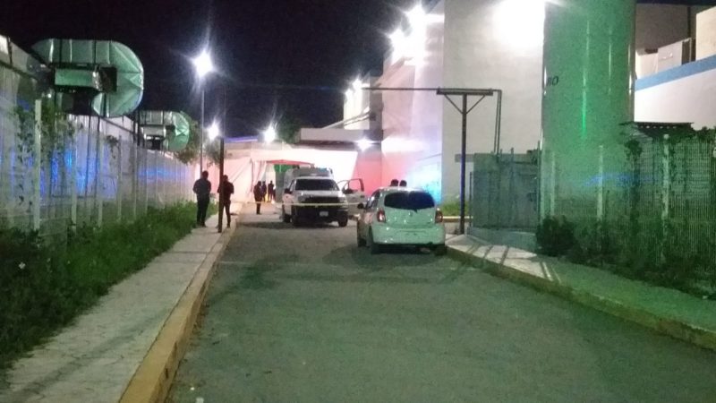 Muere en el estacionamiento del hospital, un hombre baleado en Bonfil