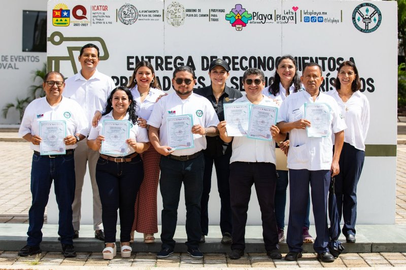 Gobierno de Estefanía Mercado impulsa taxistas de excelencia para transformar el turismo de Playa del Carmen