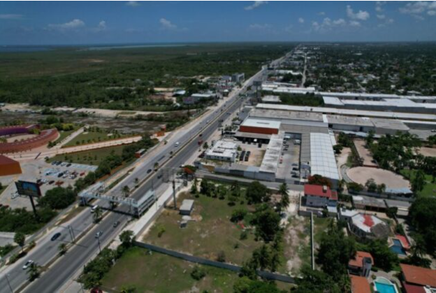 CANCÚN | Cruces peatonales del boulevard Colosio son ‘elefantes blancos’ que nadie usa; Colegio de Ingenieros propone crear circuitos de movilidad enfocados a las universidades