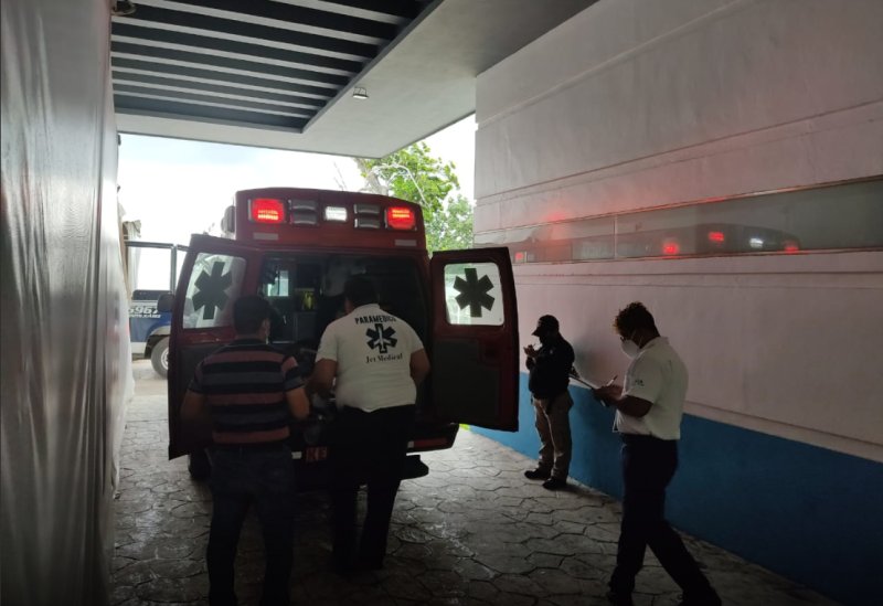 CONTINÚA VIOLENCIA CONTRA ALBAÑILES EN ISLA BLANCA: Levantan a uno, le cortan la oreja, lo golpean y acuchillan y lo avientan desde un auto en movimiento frente a la Universidad del Caribe en Cancún