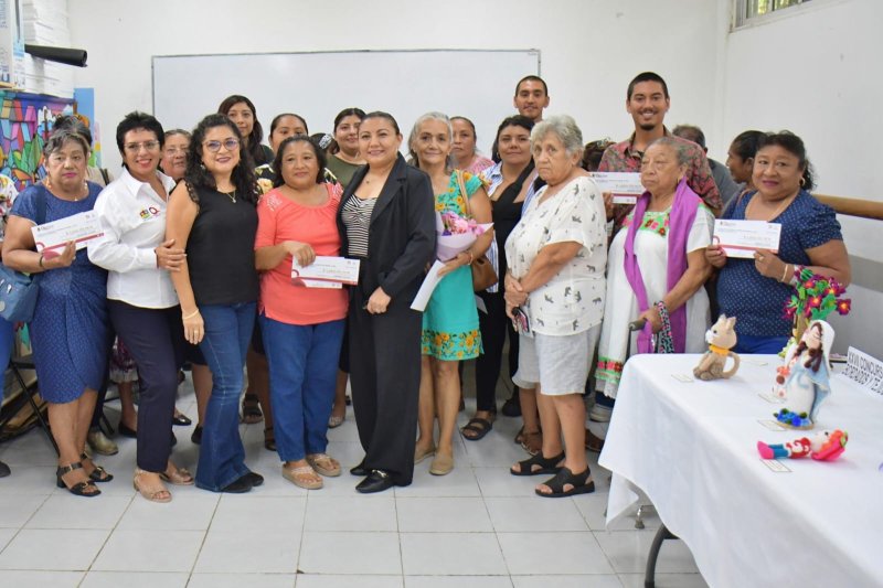 Reconoce la FPMC el talento artesanal en el XXVII Concurso de Hilo Contado, Bordado, Amigurumis y Tejido