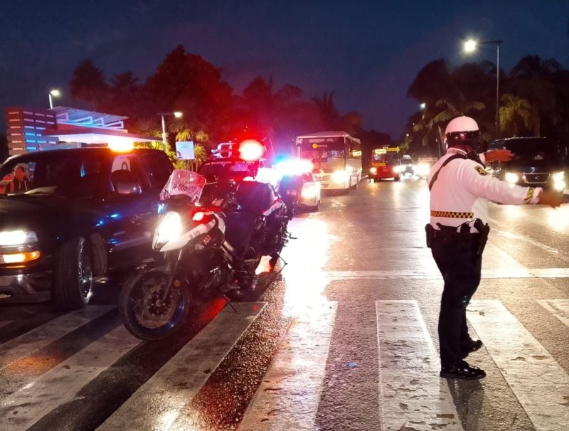 Un ciclista perdió la vida la mañana de este martes tras ser atropellado por una camioneta sobre el bulevar Kukulcán