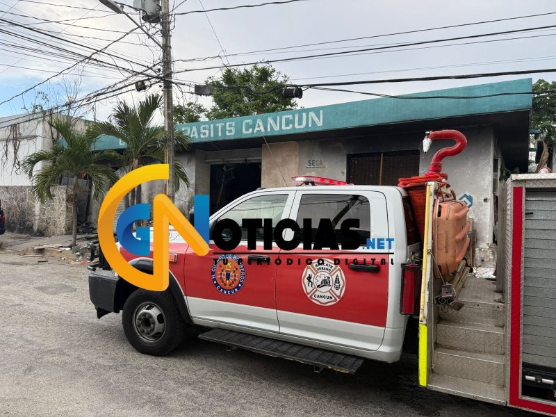 Una vez más los indigentes quemaron basura de nuevo en el antiguo Hospital General, ubicado en la Supermanzana 65.