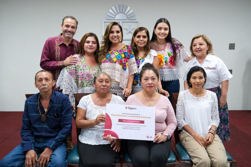 Fortalece Mara Lezama el desarrollo artesanal en Quintana Roo con más de 1.5 millones de pesos
