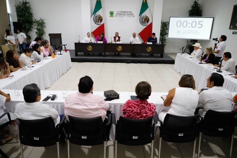 AGRUPACIONES SINDICALES DE YUCATÁN RESPALDAN LA REFORMA AL ISSTEY IMPULSADA POR EL GOBERNADOR JOAQUÍN DÍAZ MENA