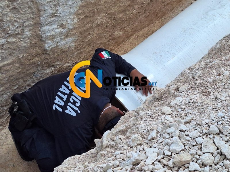 Dos amantes de lo ajeno se refugian en una tubería de PVC para evitar sé detenidos, luego de ser descubiertos robándose un taxi en una obra de Cadu de la supermanzana 260.