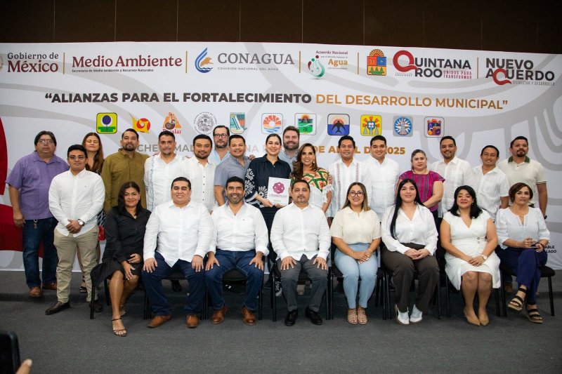 Estefanía Mercado cumple, entrega el Plan Municipal de Desarrollo 2024-2027 para construir el Playa del Carmen de los próximos 30 años