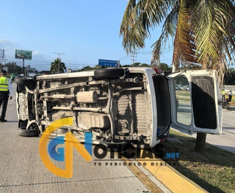 Un motociclista murió latarde de este lunes al ser arrollado por una pipa de agua sobre el Arco Vial, el acompañante resultó lesionado y fue llevado a un hospital.