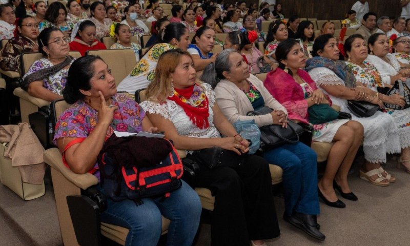 Realza Gobierno de Yucatán el papel de la mujer maya en la educación y la preservación cultural