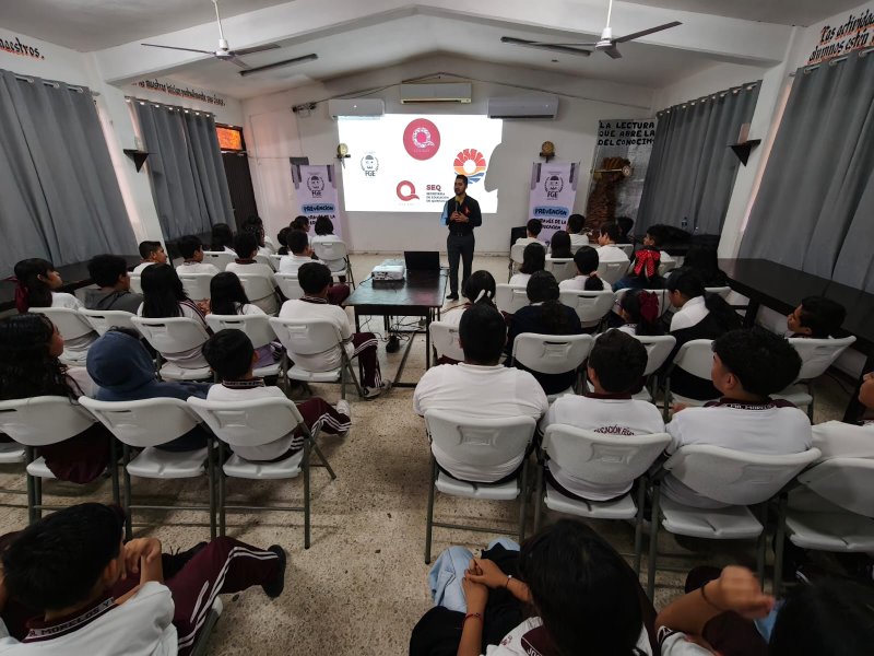 Imparten FGE Quintana Roo y Ayuntamiento de Benito Juárez pláticas informativas a 13 mil 140 estudiantes de 12 escuelas secundarias públicas y una privada