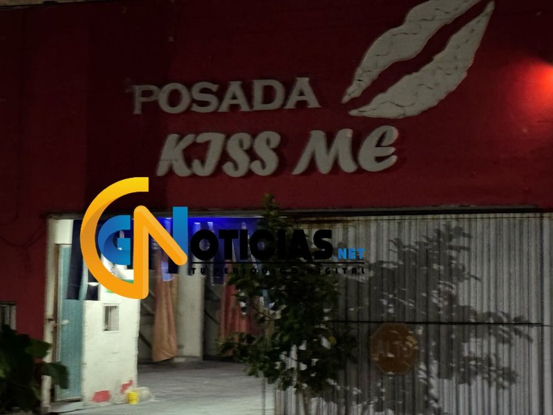 Policías municipales aseguraron una motocicleta que se encontraba abandonada en el interior del motel Kiss Me