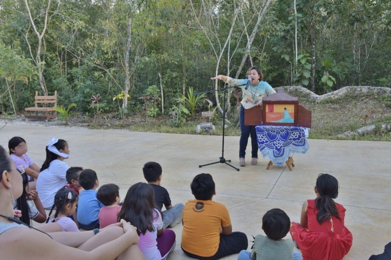 El espectáculo “¡Agua Kadabra! y otras leyendas mayas”, de la Canta Cuentos Brigi Pulido, fue todo un éxito