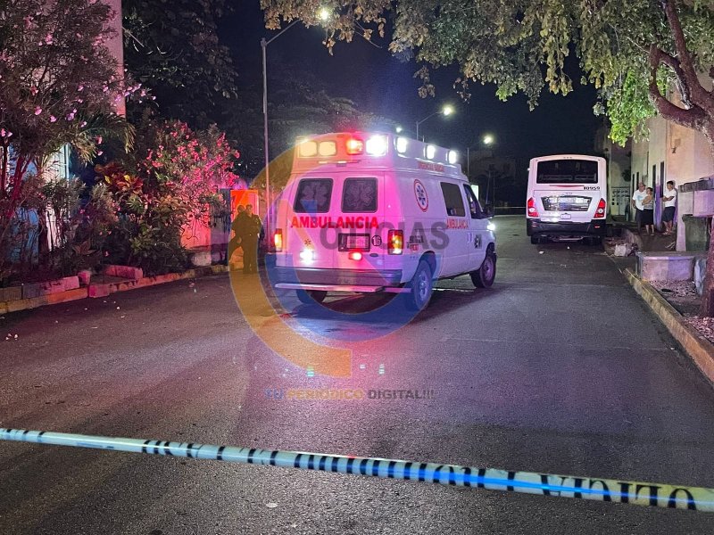 Cancún. – Detonaciones de bala en el fraccionamiento Paseos del Mar nuevamente culmina con el homicidio de un hombre en la calle Isla Mujeres
