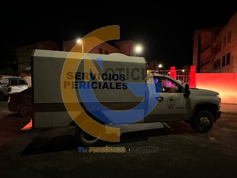 Cancún.- Un hombre, de aproximadamente 43 años de edad, fue ejecutado a balazos cuando se encontraba sentado afuera de su casa en el fraccionamiento Vista Real II.