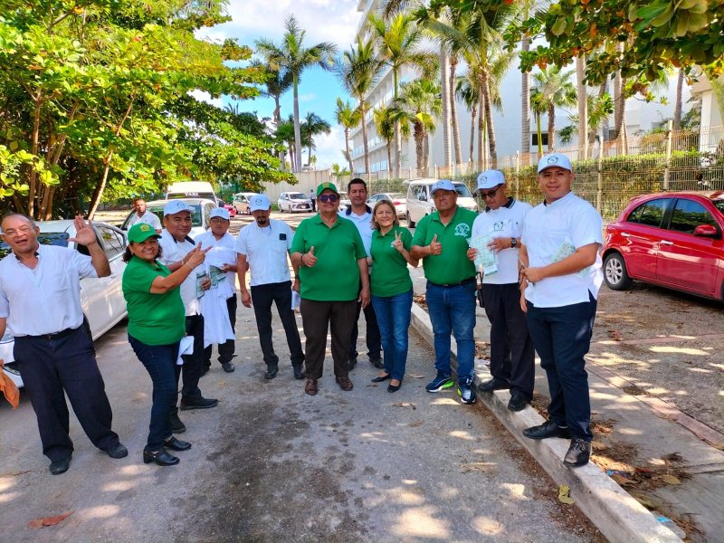 TAXISTAS DE LA ZONA HOTELERA REFRENDAN SU APOYO A RUTH SALAZAR PARA DIRIGENTE DEL SINDICATO “ANDRÉS QUINTANA ROO”