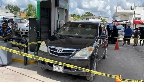 ZONA MAYA SUMERGIDA EN LA INSEGURIDAD ‼️A plena luz del día y en el centro de la ciudad asaltan a punta de pistola a policía en descanso