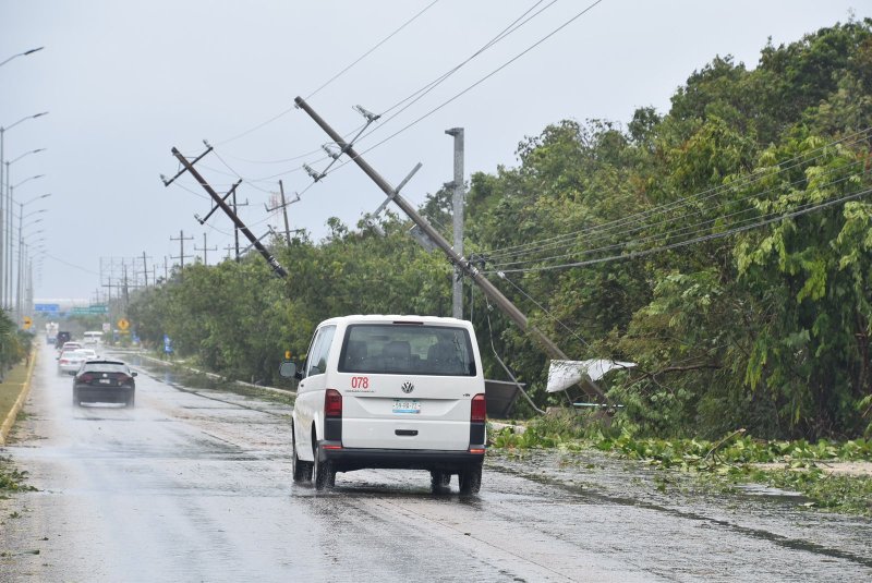 Paso del huracán Grace deja daños materiales y tecnológicos en Tulum