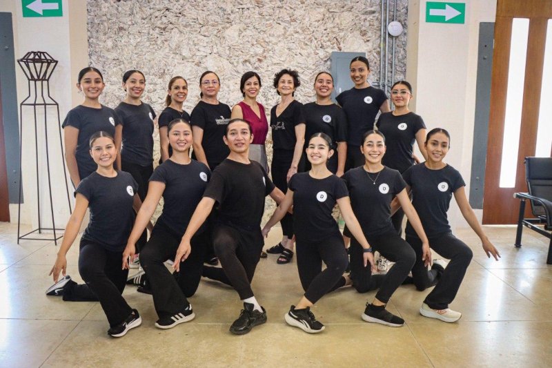 Presenta la UNAY De la Mano con Cri Cri, espectáculo