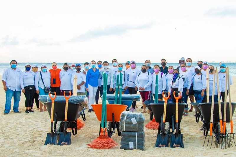 RECIBE LA ZOFEMAT DE ISLA MUJERES DONATIVO DE MATERIAL DE TRABAJO DE LA INICIATIVA PRIVADA