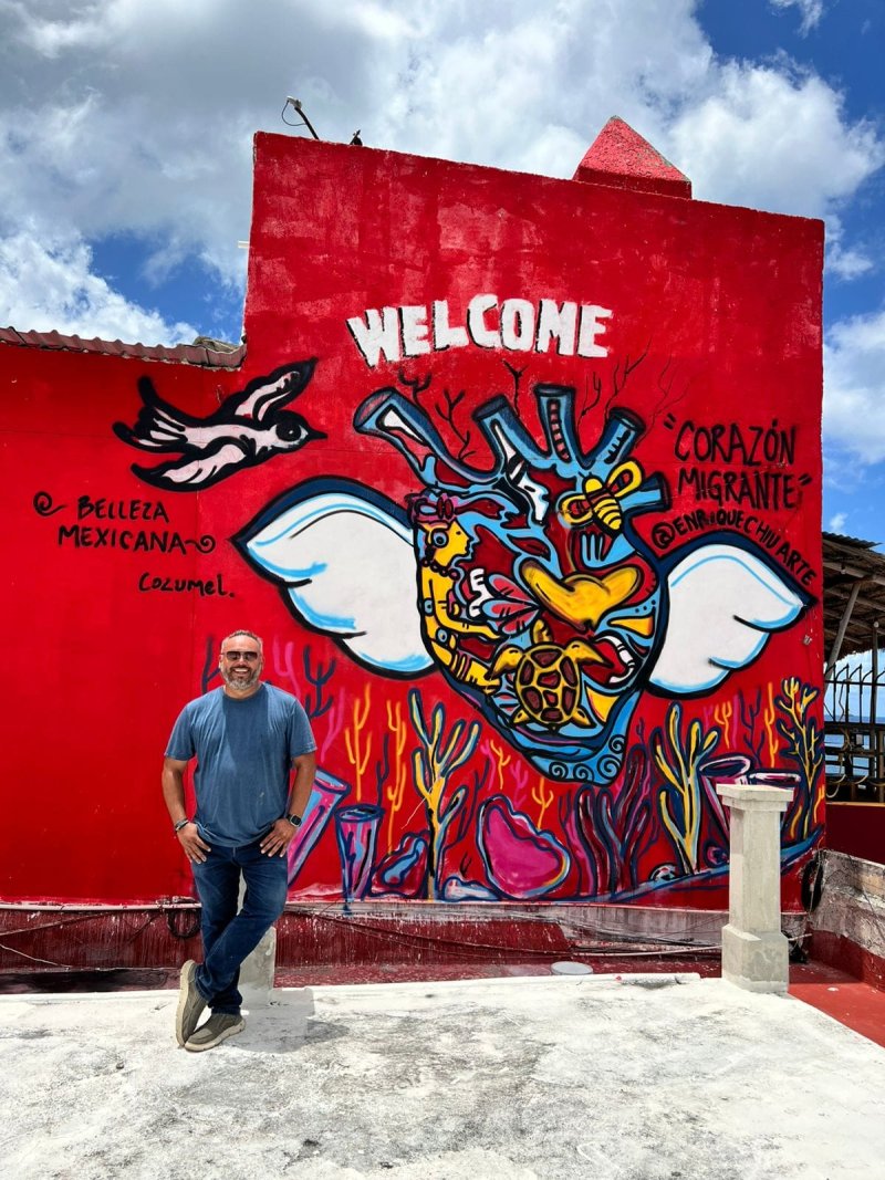 Recibe Museo de la Isla la obra Humanidad Migrante de Enrique Chiu