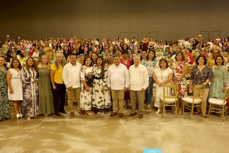 Reconocen a madres trabajadoras de SEGEY por el Día de la Madre