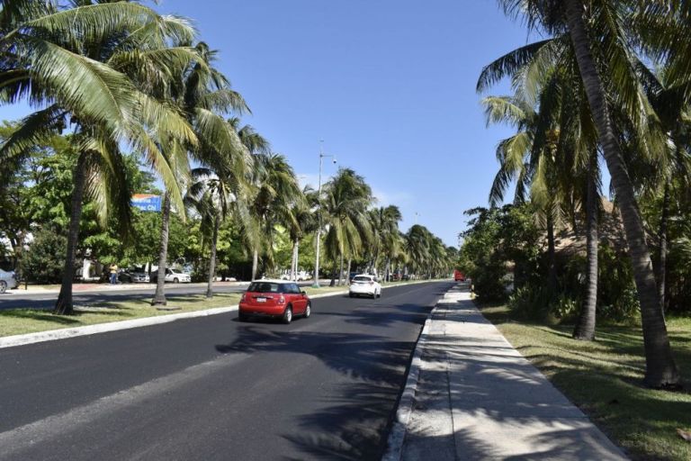 Rehabilitan vialidades de los primeros 5 km de la Zona Hotelera de Cancún