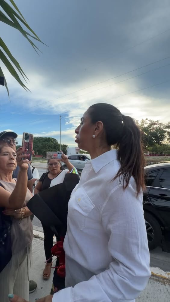 Asamblea informativa de Marybel Villegas en Cancún