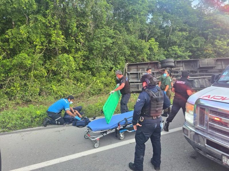 Camión de personal se volcó en carretera 307, matando a tres trabajadores