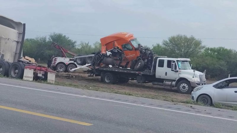 Fatal choque entre tráileres deja una víctima en Tamaulipas
