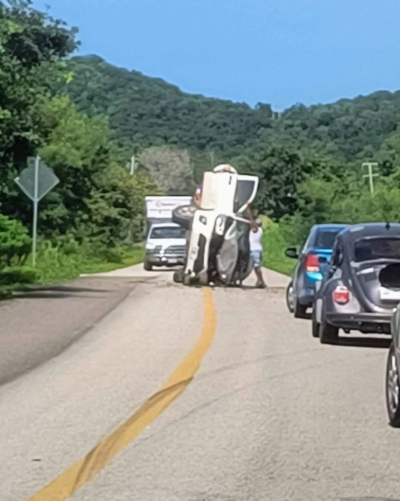 Fuerte accidente en la carretera Seybaplaya–Campeche genera tráfico lento