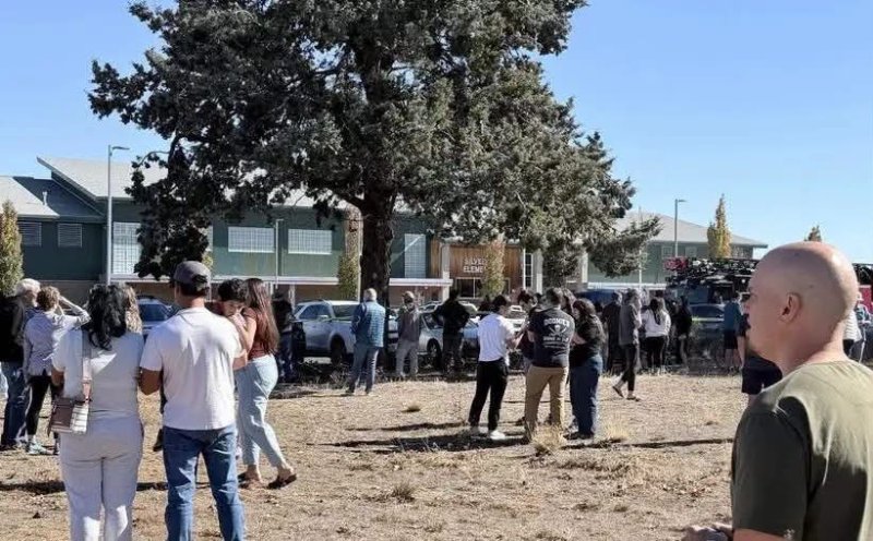Joven de 16 años ataca escuela en Oregon y mata a tres niños y una maestra